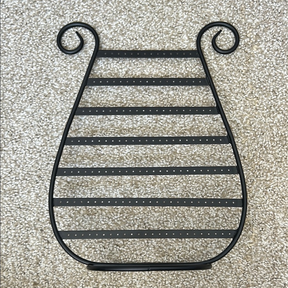 Black Metal Jewelry Organizer